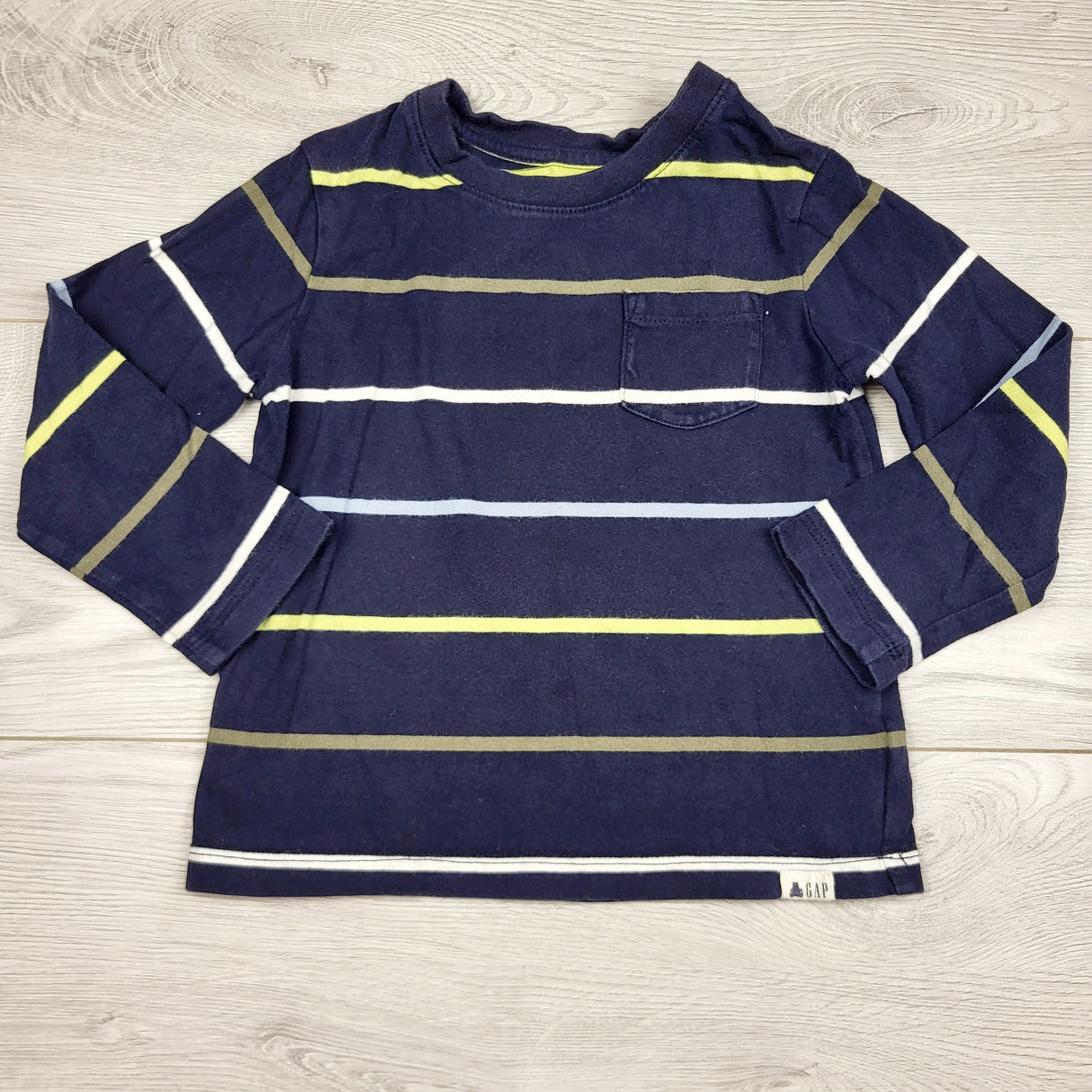 ULRT2 - Gap navy striped long sleeved top. Size 3T