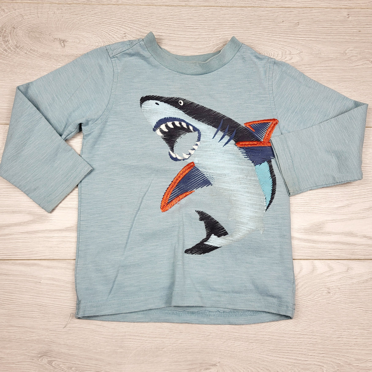 ULRT2 - Kids Headquarters long sleeved top with shark. Size 3T