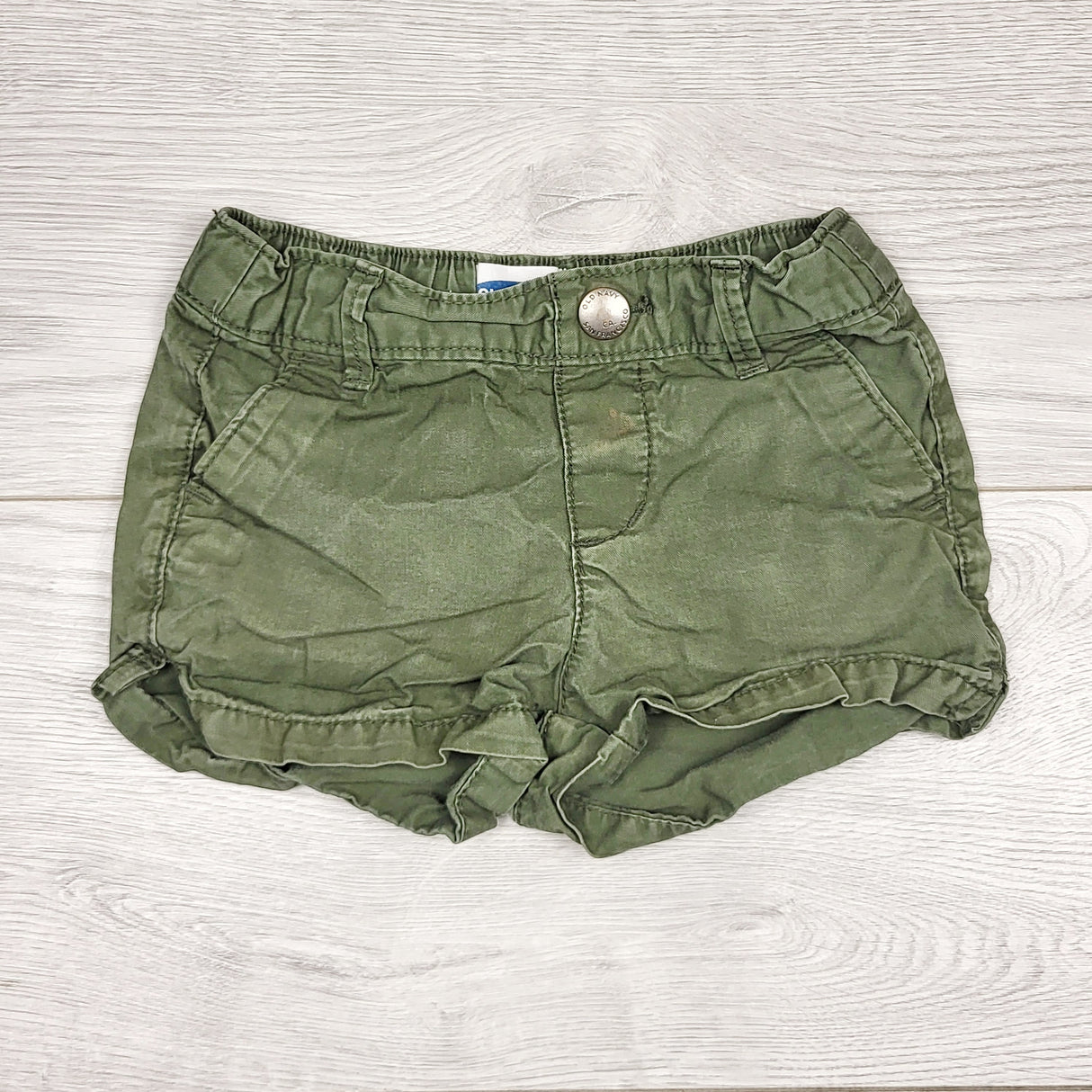 NKLB11 - Old Navy olive green shorts. Size 3T