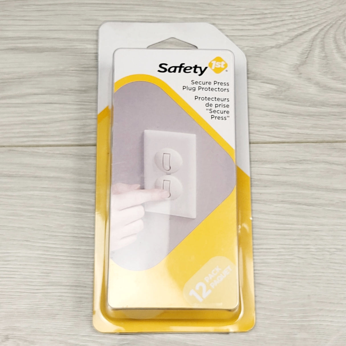 SMRSH1 - NEW - Safety 1st 12-pack Plug Protectors