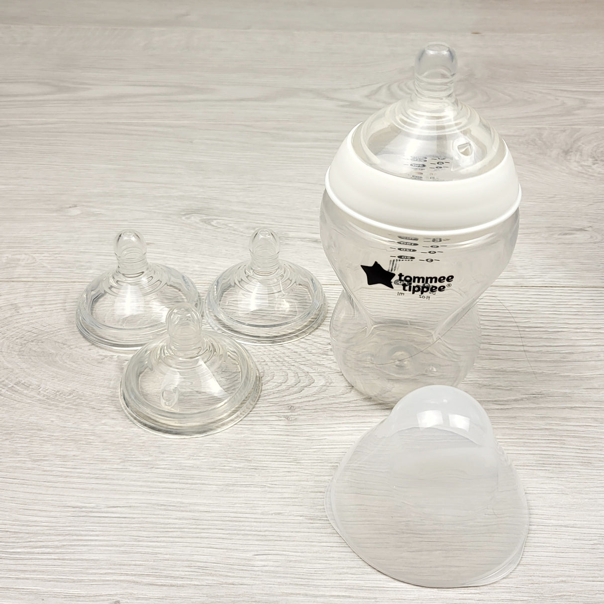 SMRSH2 - Tommee Tippee bottle with 3 extra nipples