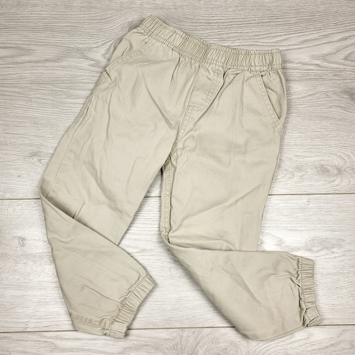 RGRN22 - Kids Headquarters pull on khaki pants. Size 4T