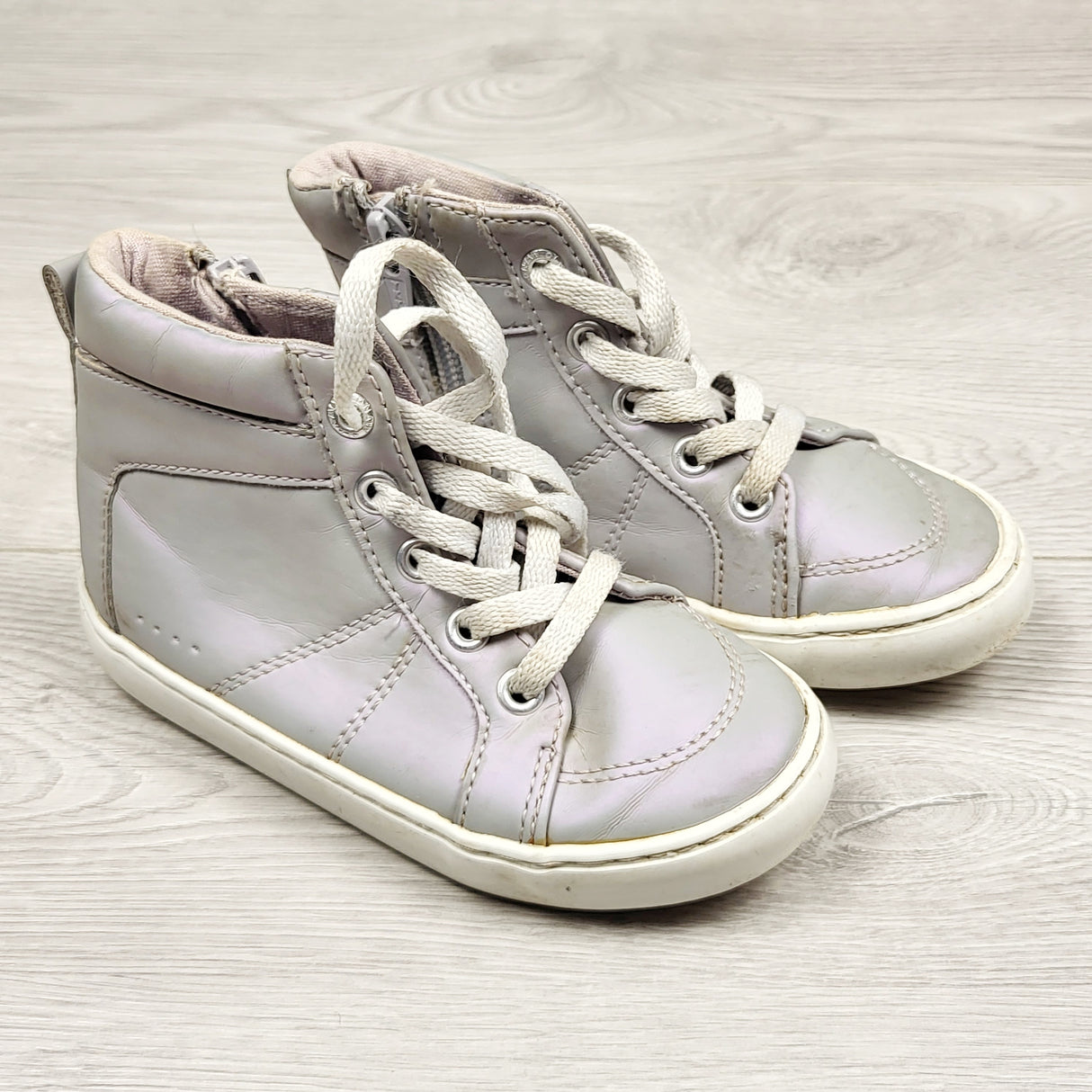 NKLB2 - Gap purple-grey iridescent style high top shoes. Size 8