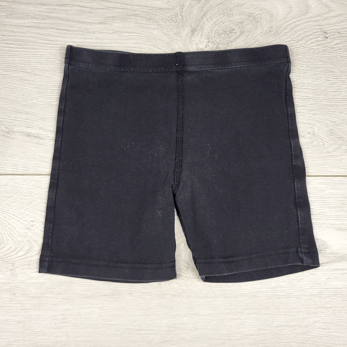 MDWY1 - Peekaboo Beans black bicycle shorts. Size 5T