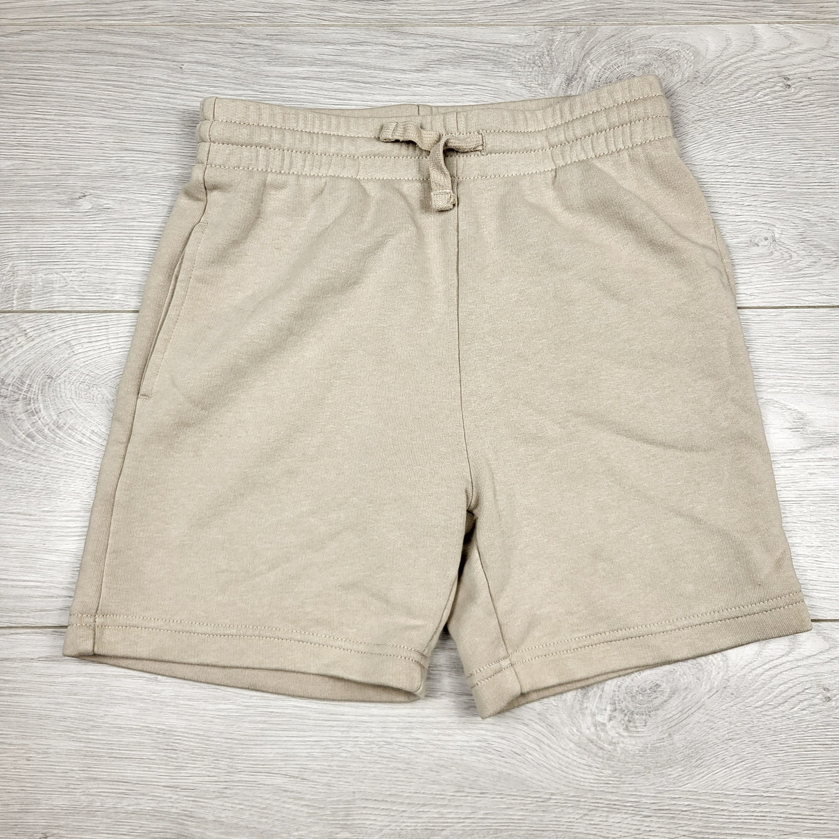 AWLS2 - Joe beige cotton drawstring shorts. Size 7/8