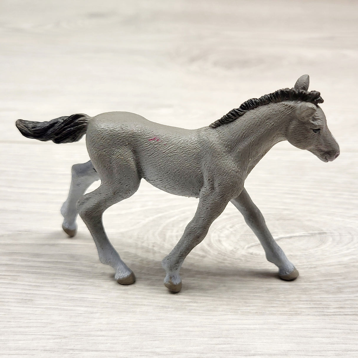 APPL22  - Schleich horse toy