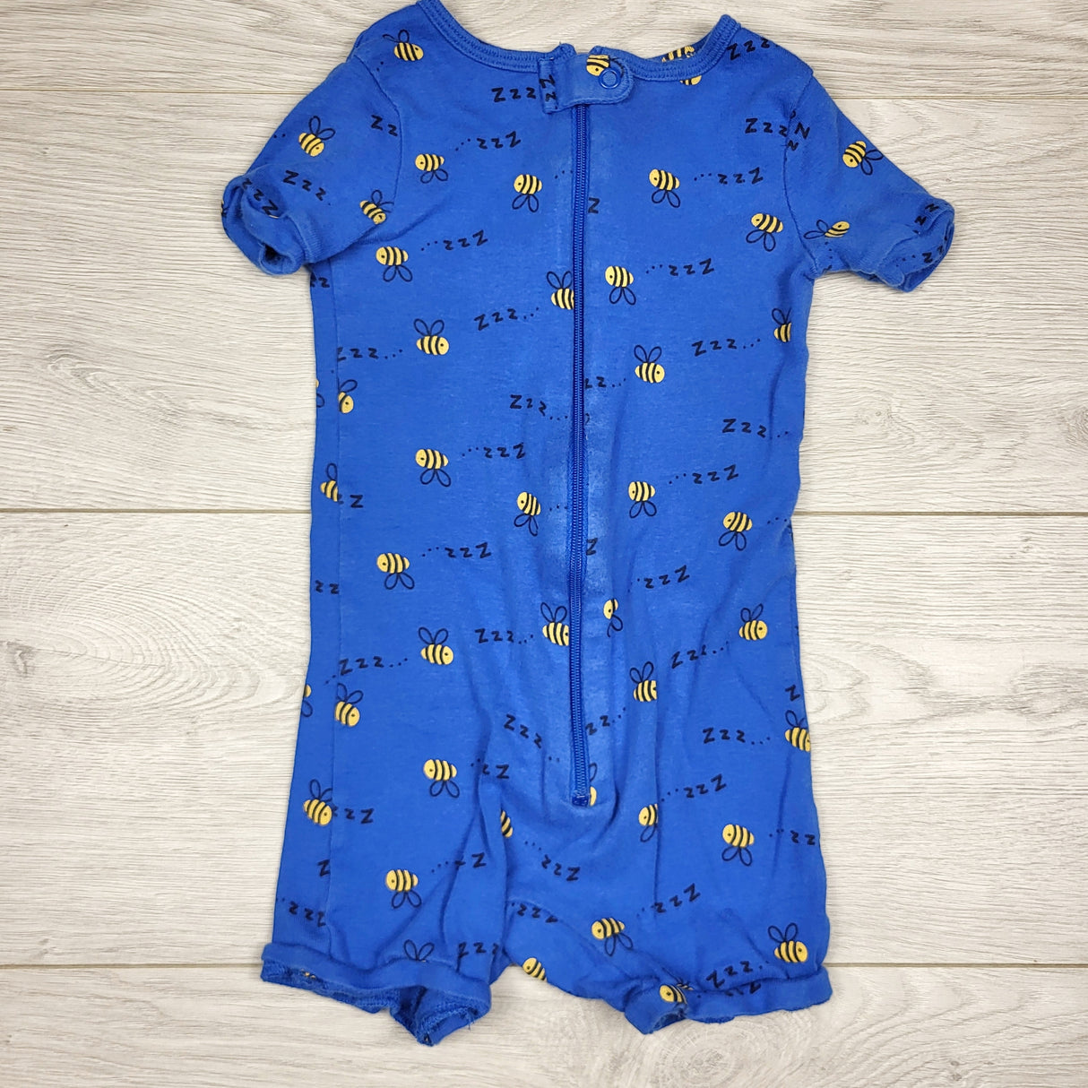 CHLV1 - Joe blue cotton zippered romper with bumblebees. Size 18-24 months