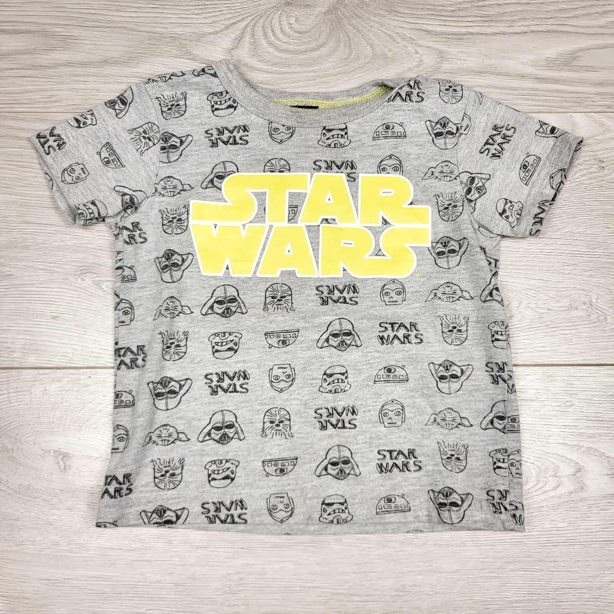 CHLV1 - Grey Stars Wars t-shirt. Size 2T