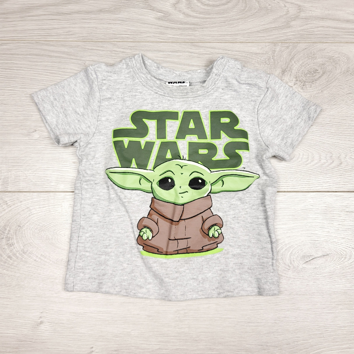 CHLV1 - Grey Star Wars t-shirt with Yoda. Size 9 months