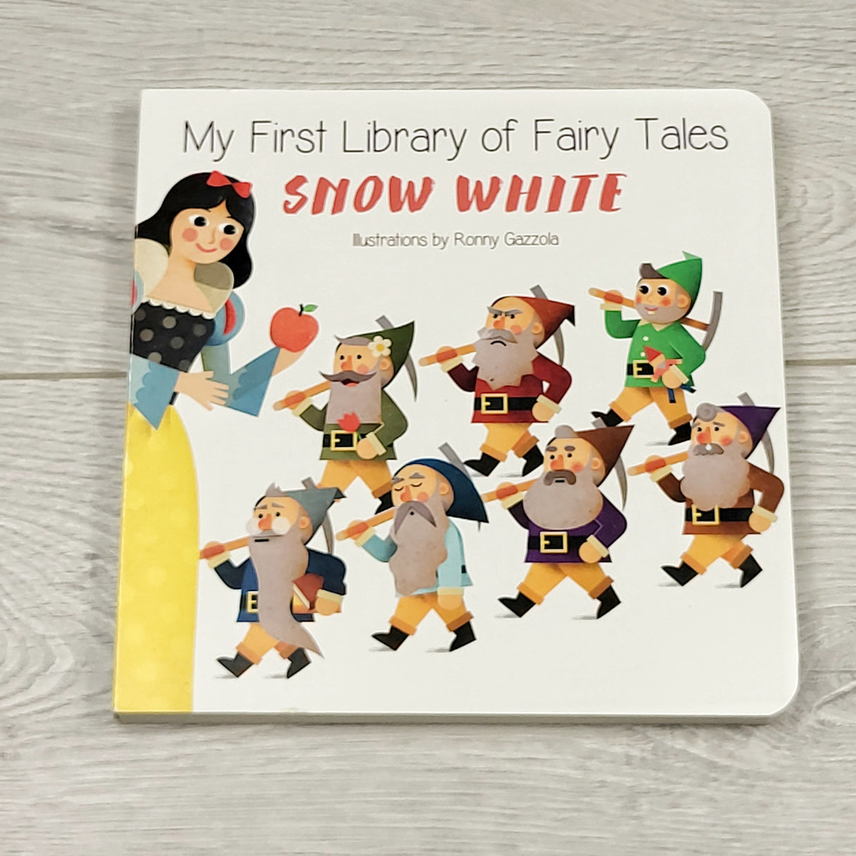 CHLV2 - Snow White board book