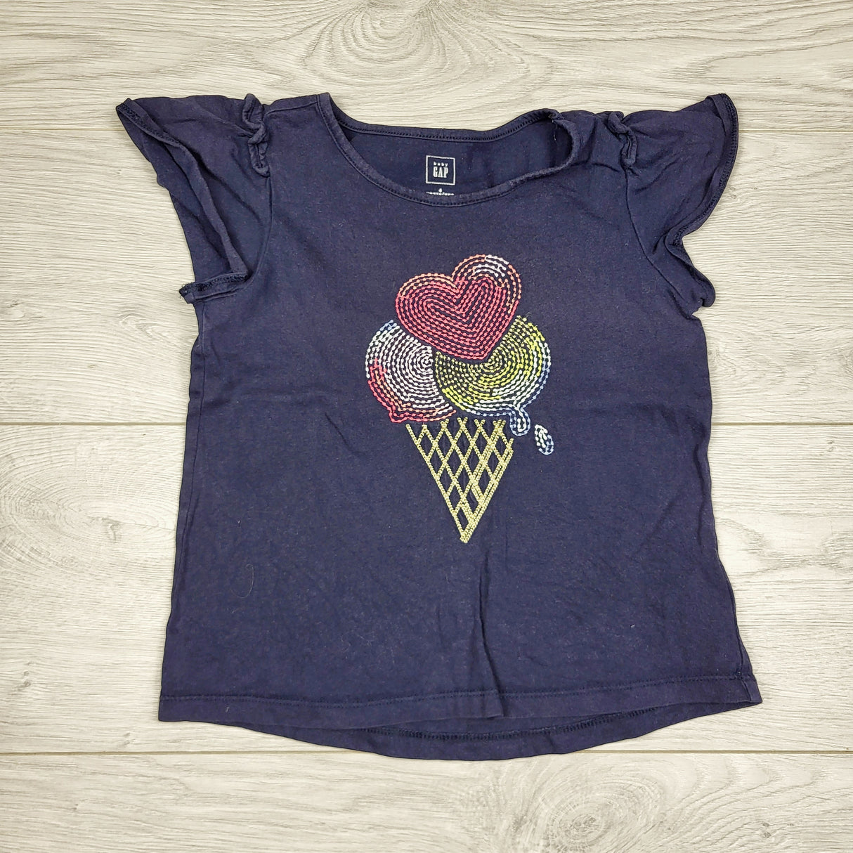 LBYL2 - Gap navy t-shirt with embroidered ice cream cone. Size 4T