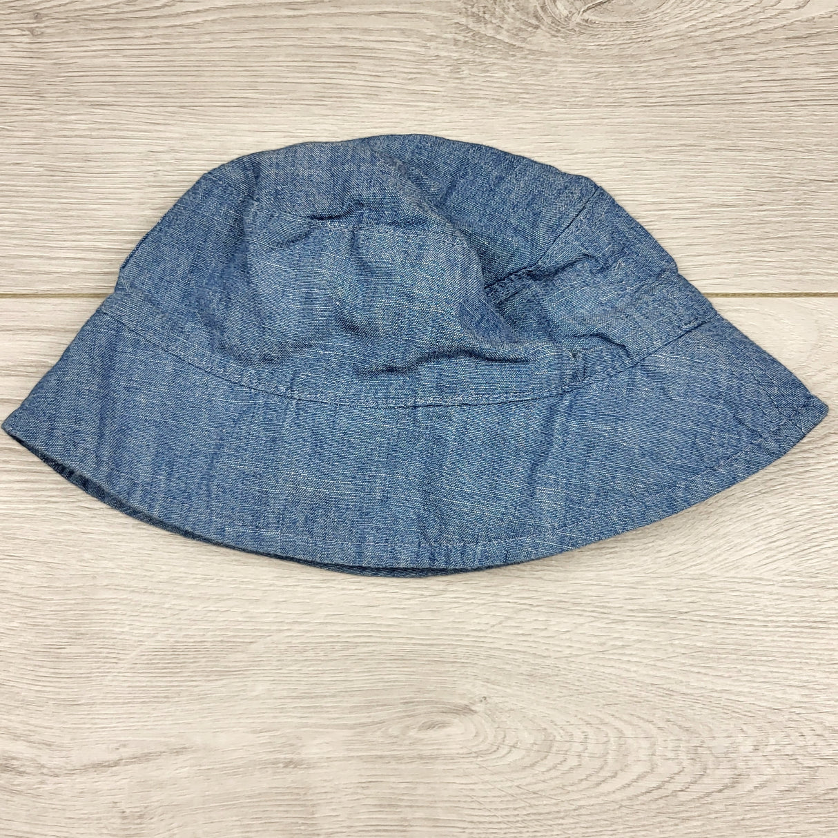 KARE2 - Carters chambray bucket with chin strap. Size 0-9 months