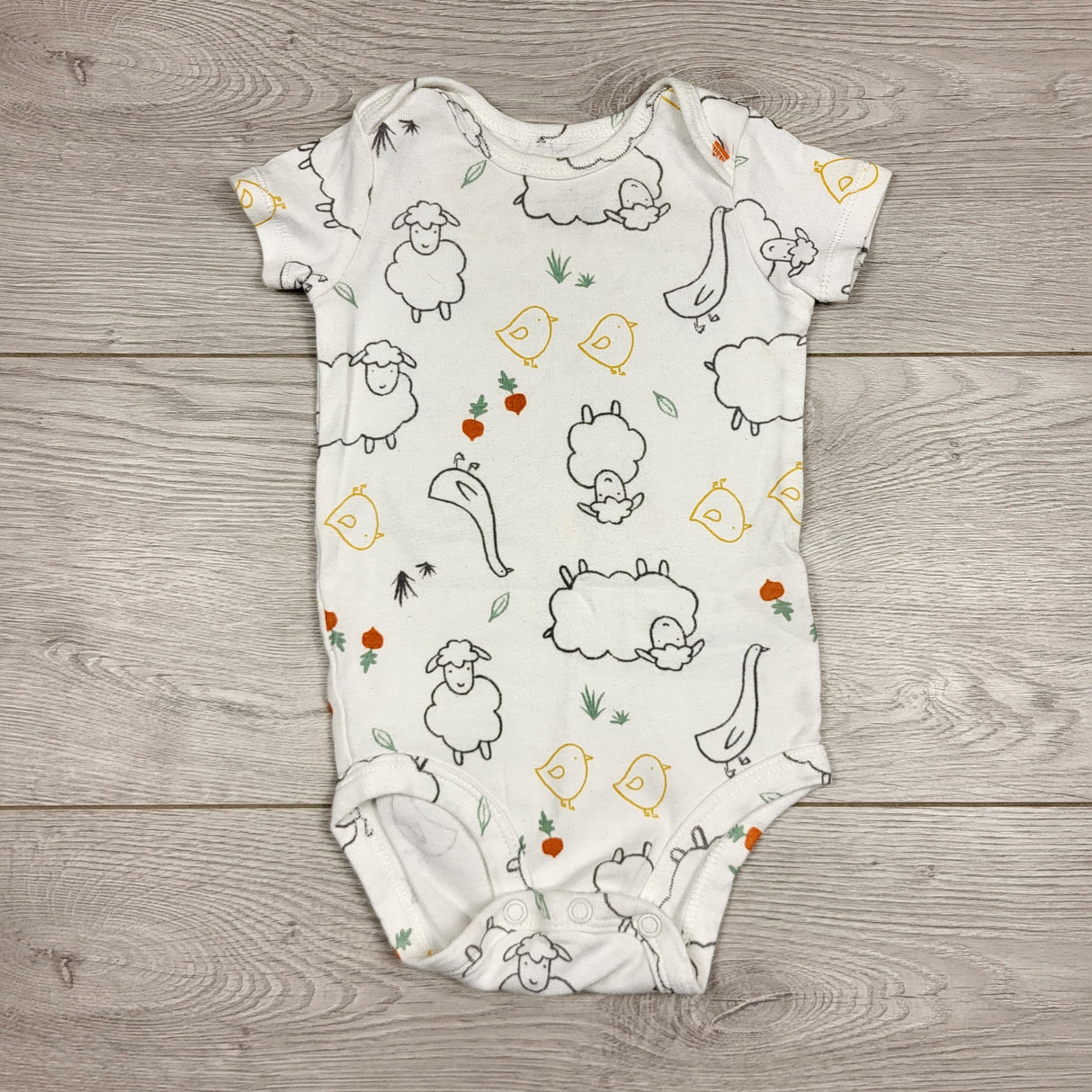 KARE22 - Carters white bodysuit with farm animals. Size 6 months