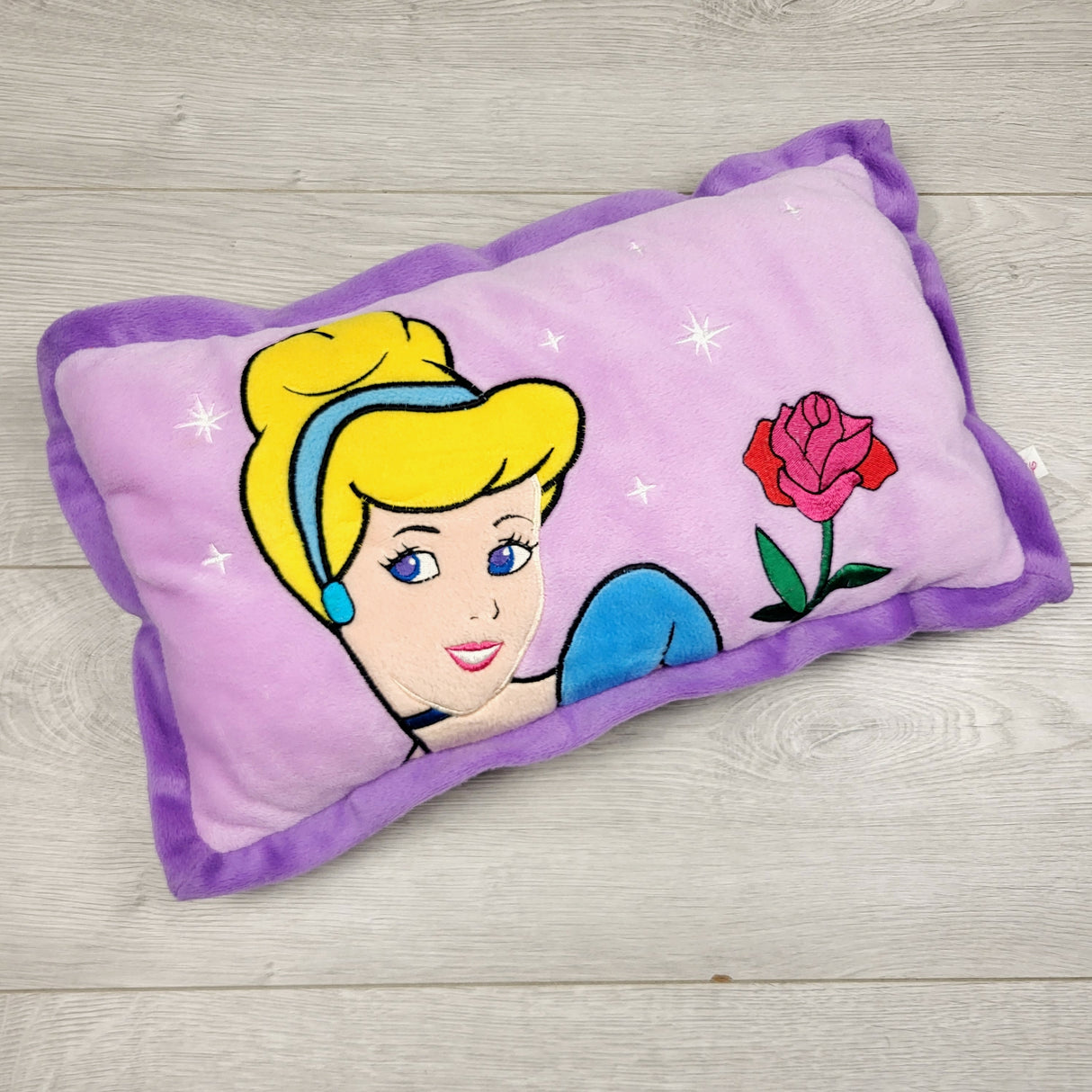 CHLV4 - Cinderella pillow