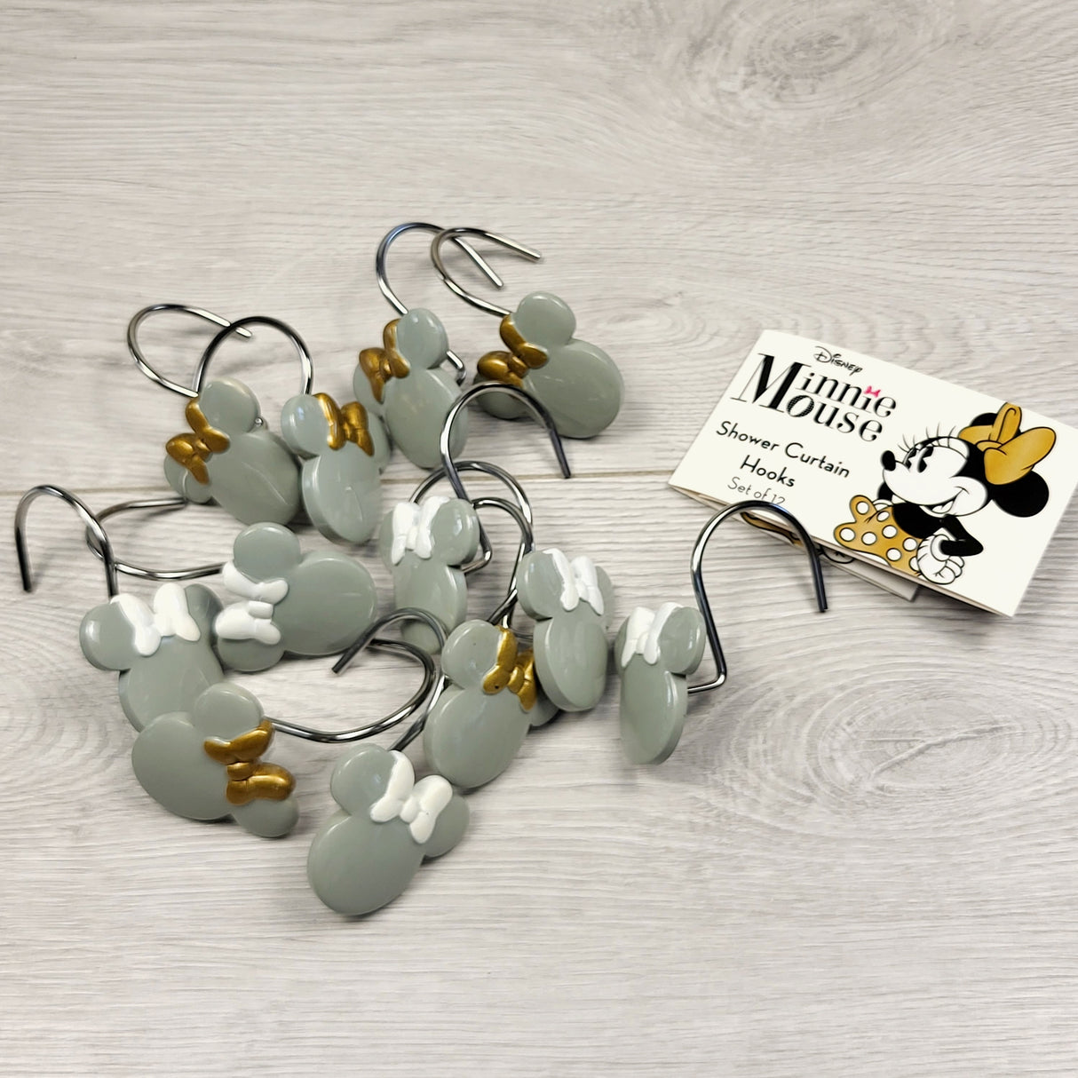 CHLV4 - Minnie Mouse shower hooks