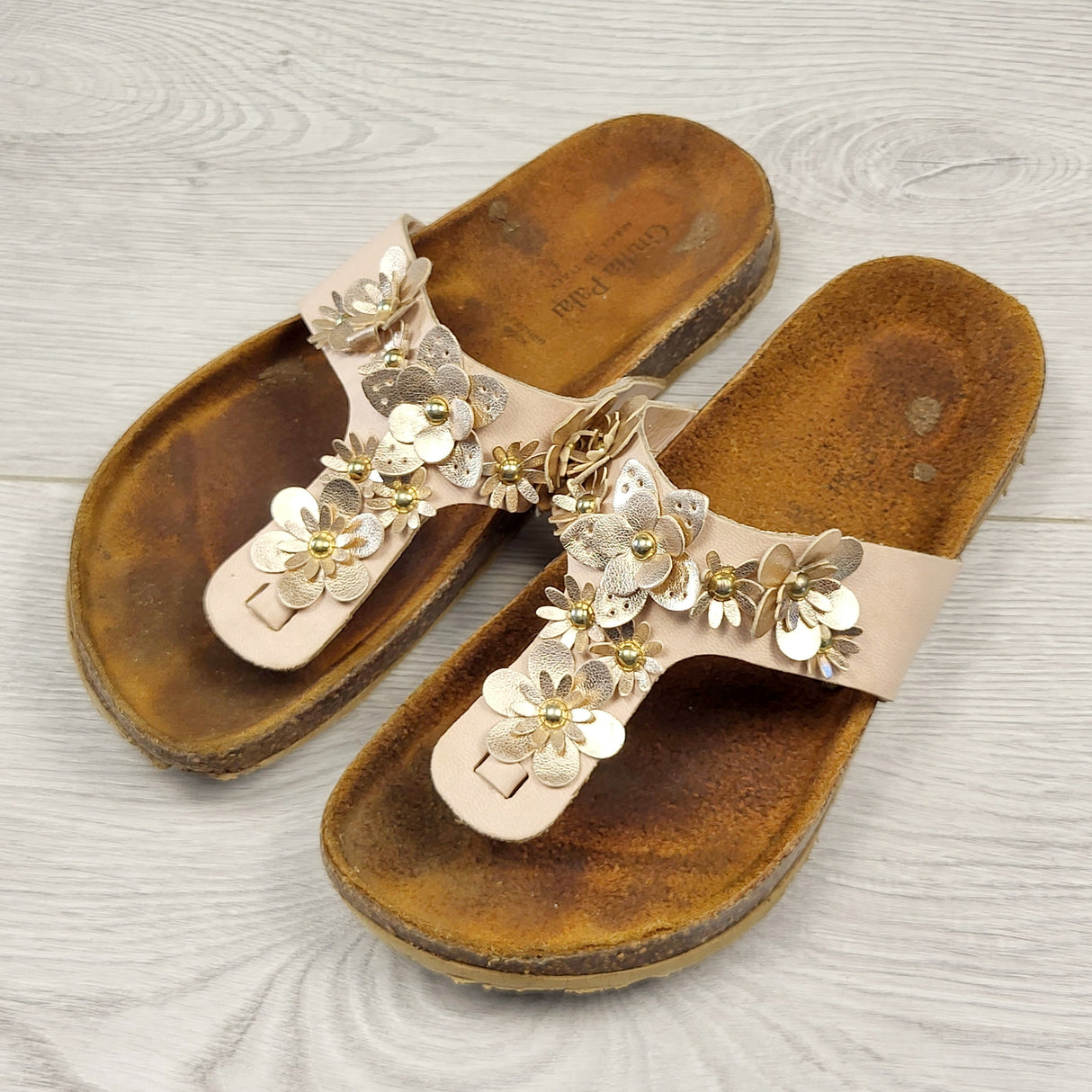 CKLB1 - Giulia Palau Birkenstock Style cork sandals with flowers. Size like a youth size 2