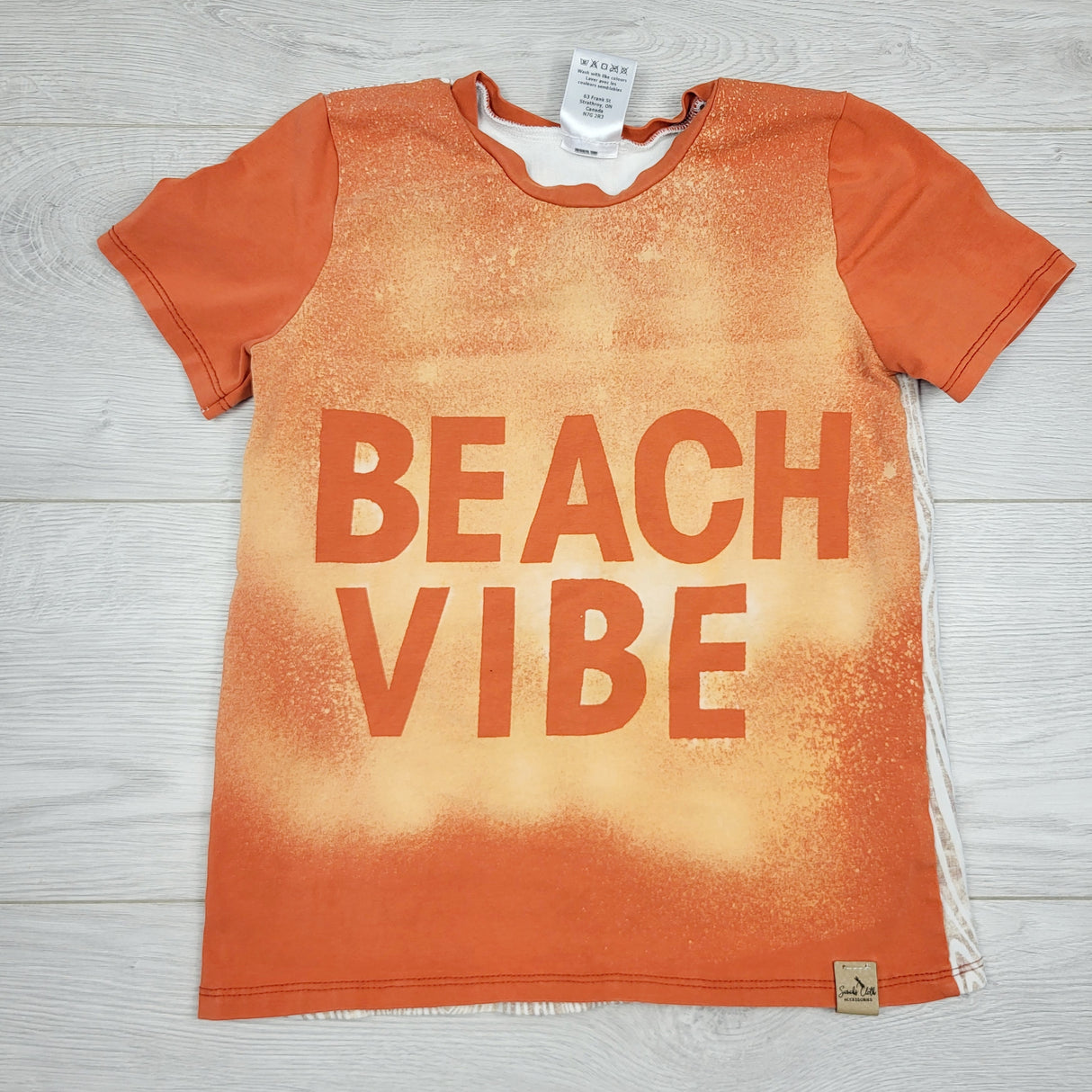 CKLB1 - Sarah's Cloth Accessories handmade "Beach Vibe" t-shirt. Size 7