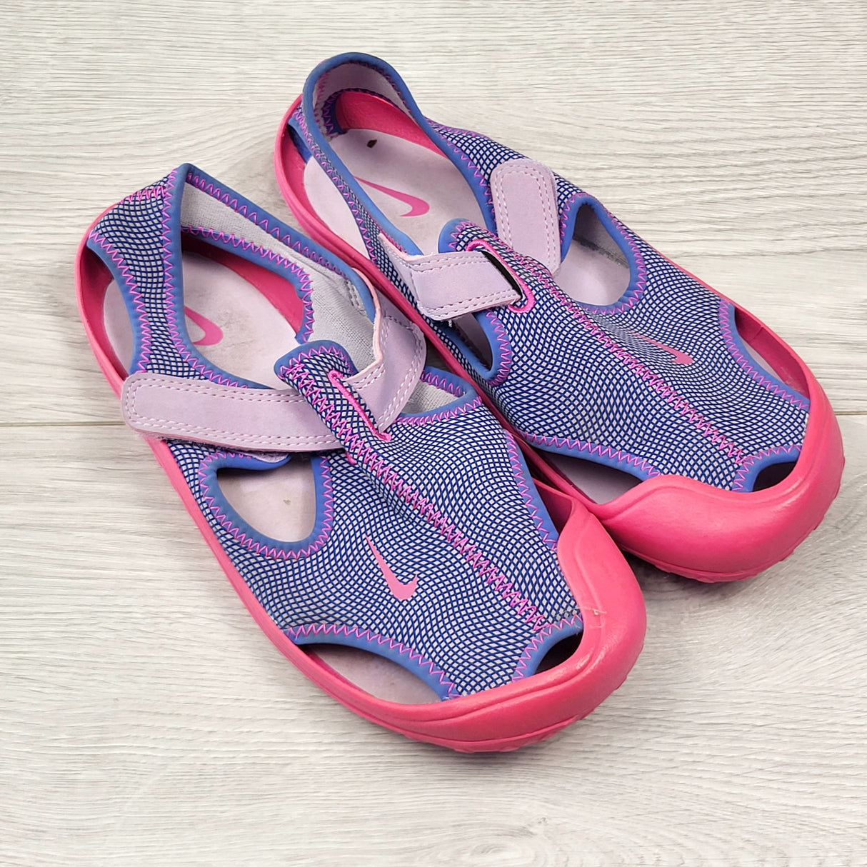 KHW1 - Nike purple and pink neoprene beach / water shoes. Size like a youth size 2