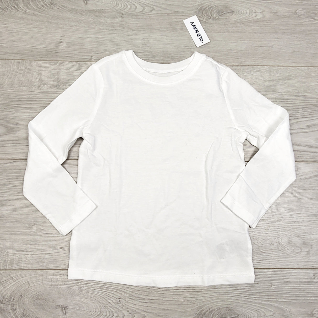 RZA1 - NEW - Old Navy white long sleeved top. Size 4T