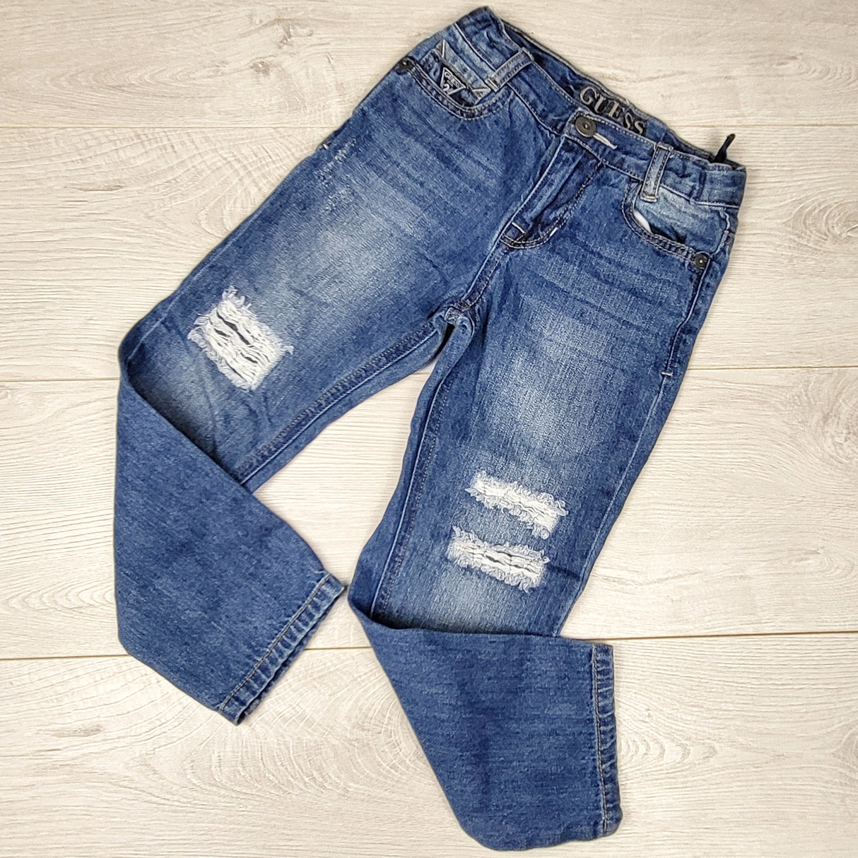 NTLL1 - Guess distressed jeans. Size 4T