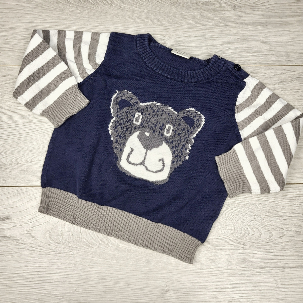 NTLL1 - Nevada navy sweater with bear. Size 18 months