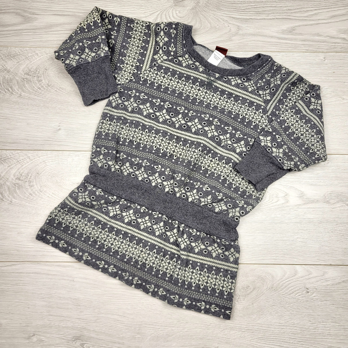 OAG1 - Tea Collection grey patterned sweatshirt. Size 2T