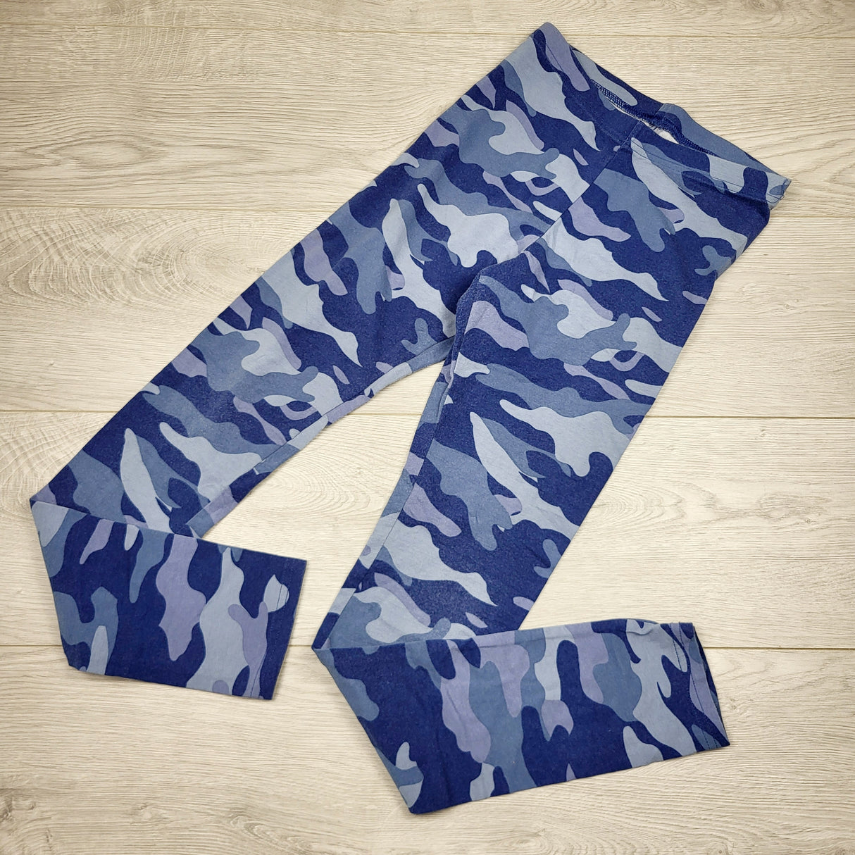 OAG1 - Old Navy camouflage cotton leggings. Size 14/16