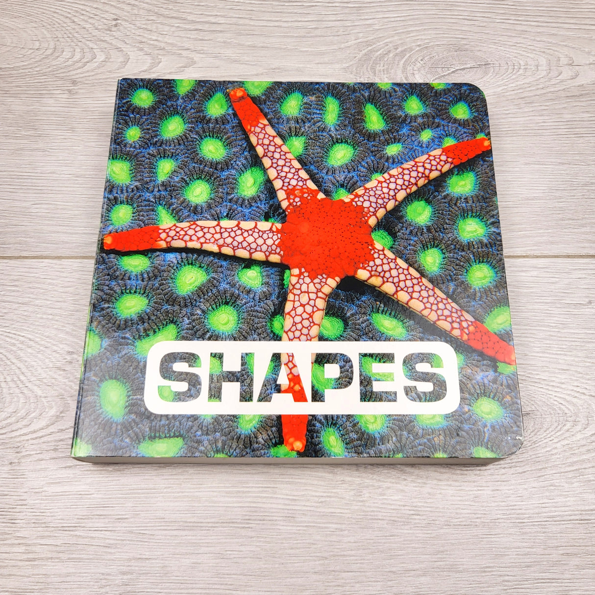 SPLT5 - Shapes. Board book