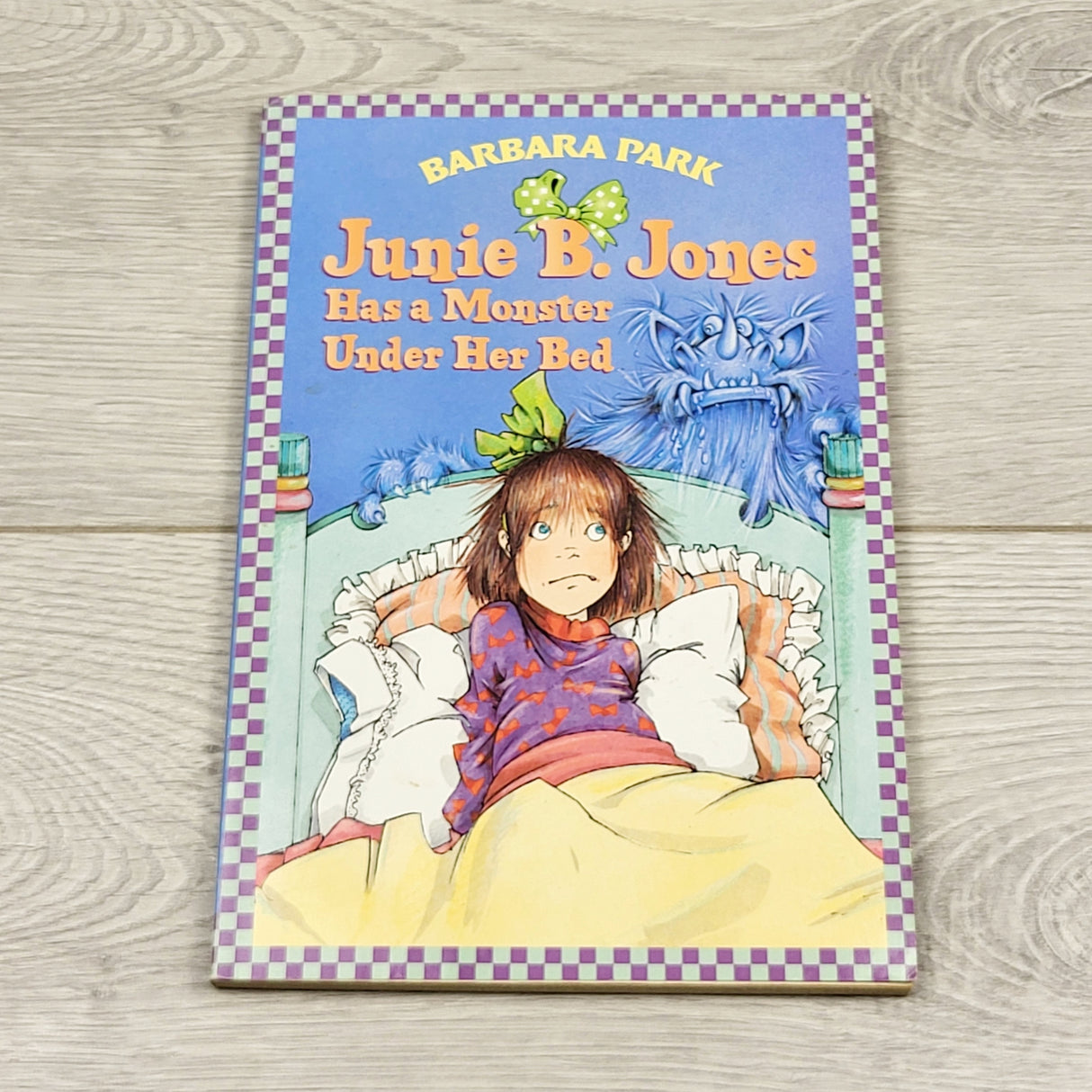 SPLT55 - Junie B. Jones Has a Monster Under Her Bed. Soft cover chapter book