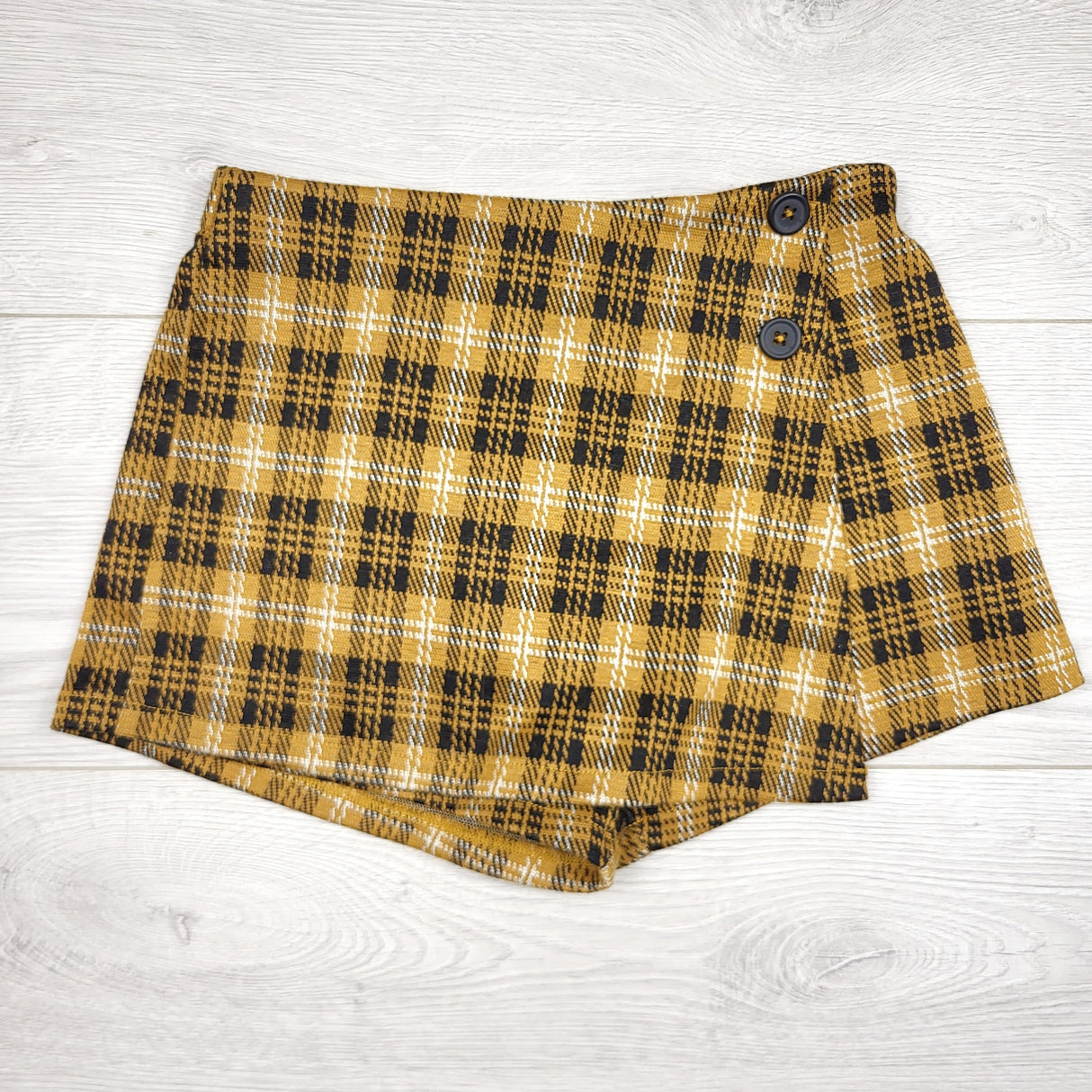 KTBL1 - Old Navy plaid skort. Size 8