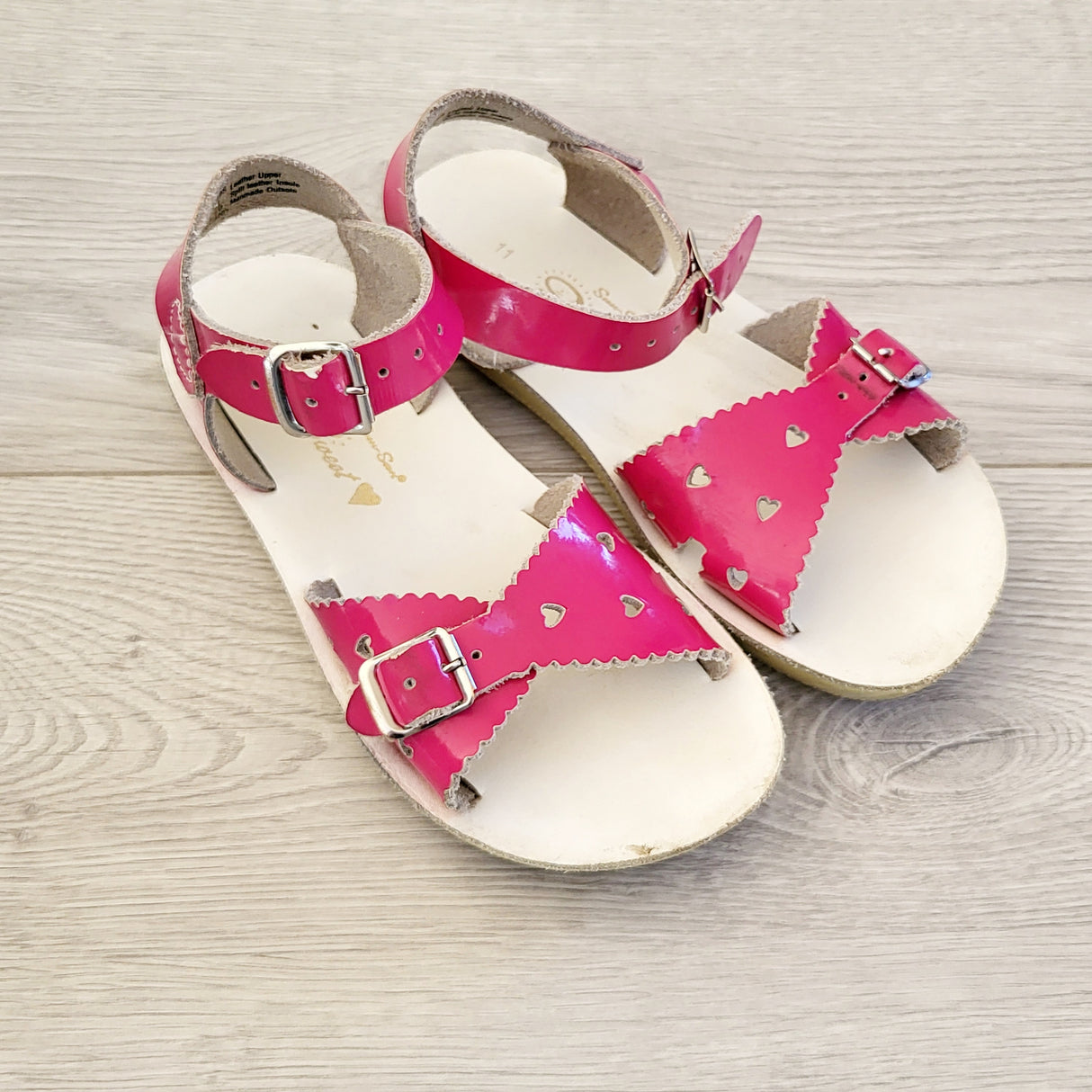 HCRW1 - Sun-San fuchsia salt-water sandals. Size 11