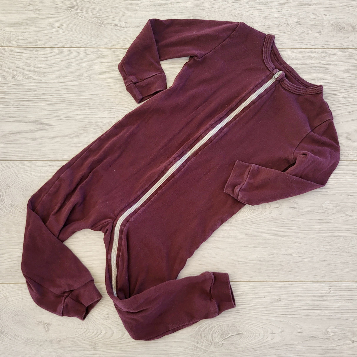 HCRW1 - Mini Mioche plum coloured organic cotton zippered sleeper. Size 3T 🍁