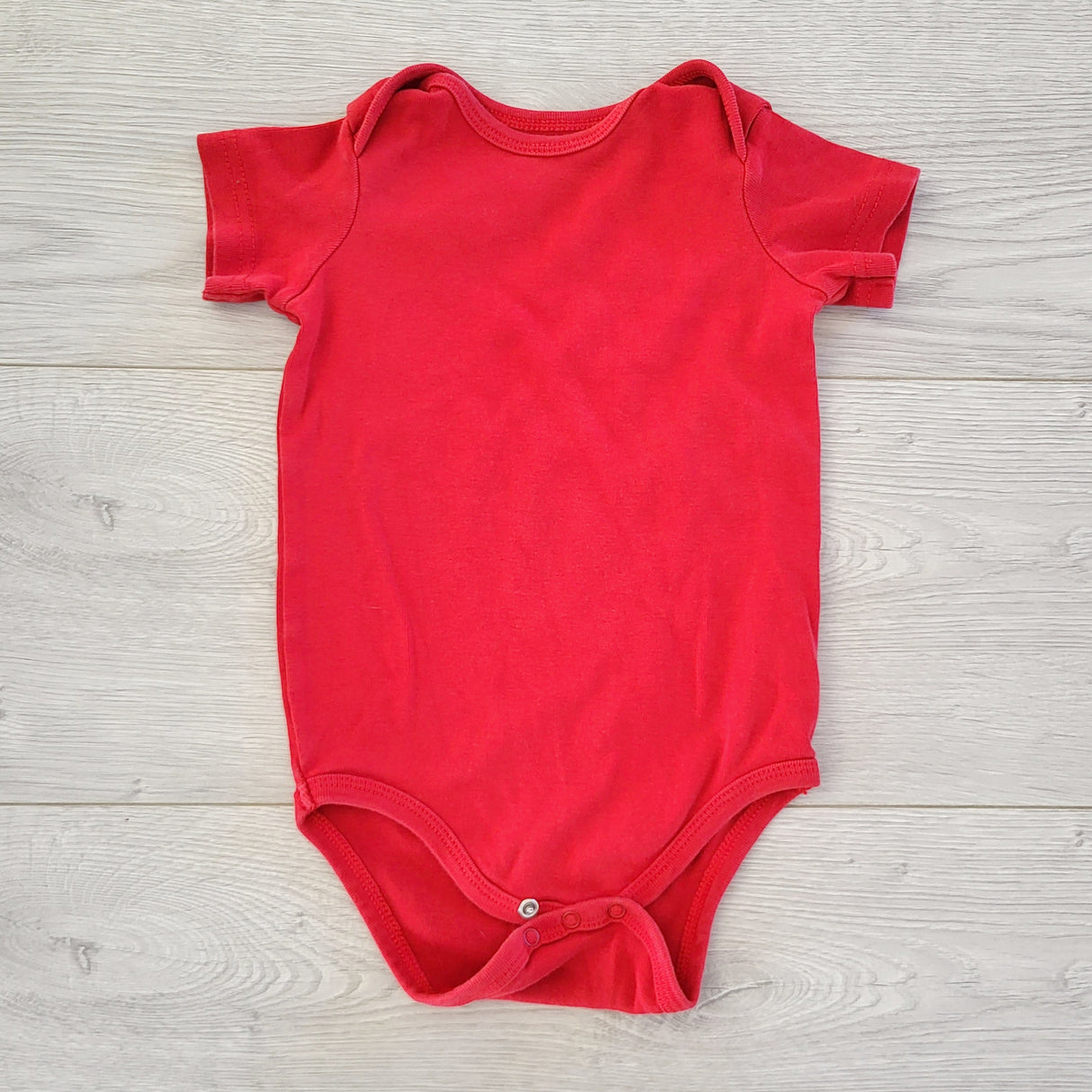 HCRW1 - Primary red short sleeved bodysuit. Size 12-18 months