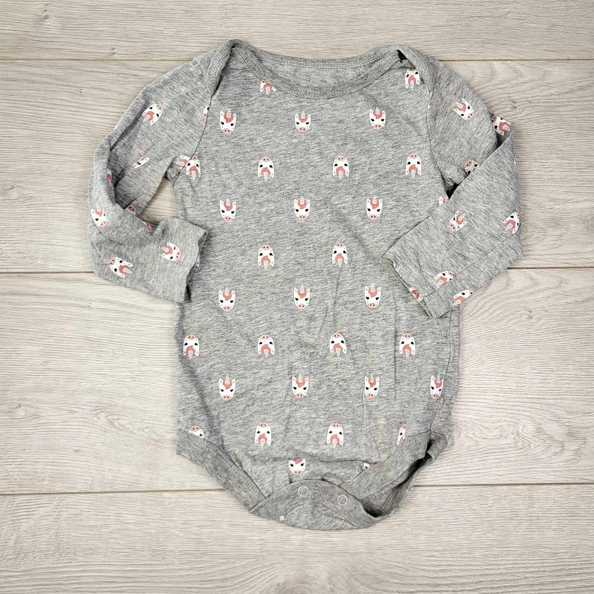 EHRS3 - George grey bodysuit with unicorns. Size 18-24 months