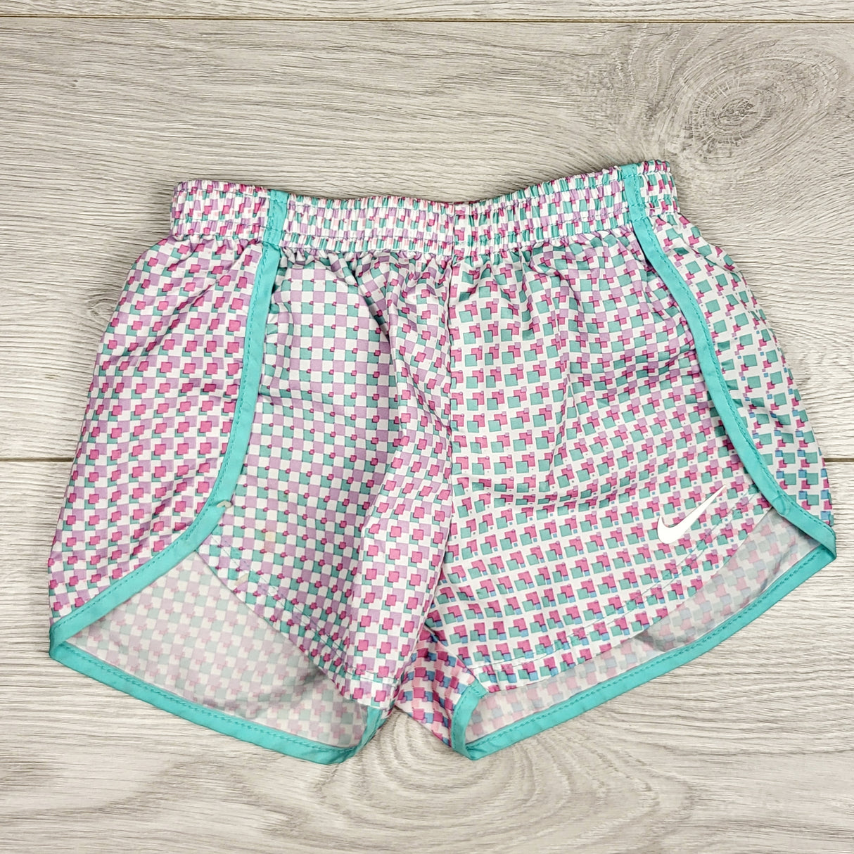 HBRK1 - Nike patterned Dri-fit shorts. Size 3/4T