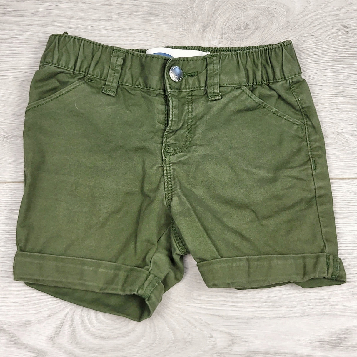 HBRK1 - Old Navy green cuffed shorts. Size 2T