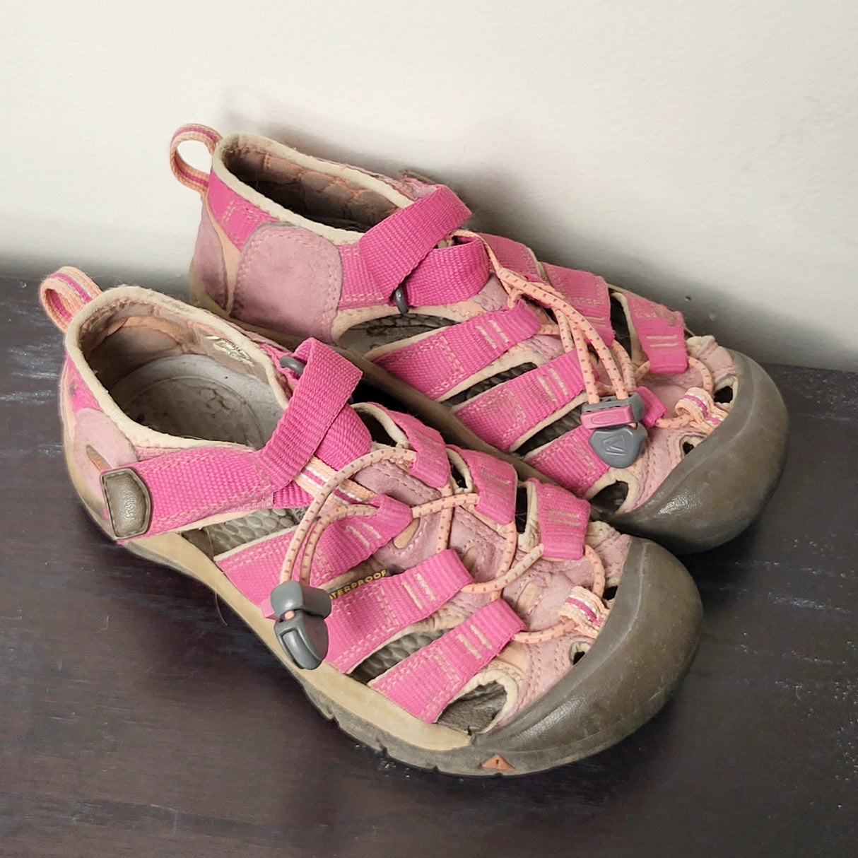 KBRD2 - Keen pink waterproof sandals. Youth size 1