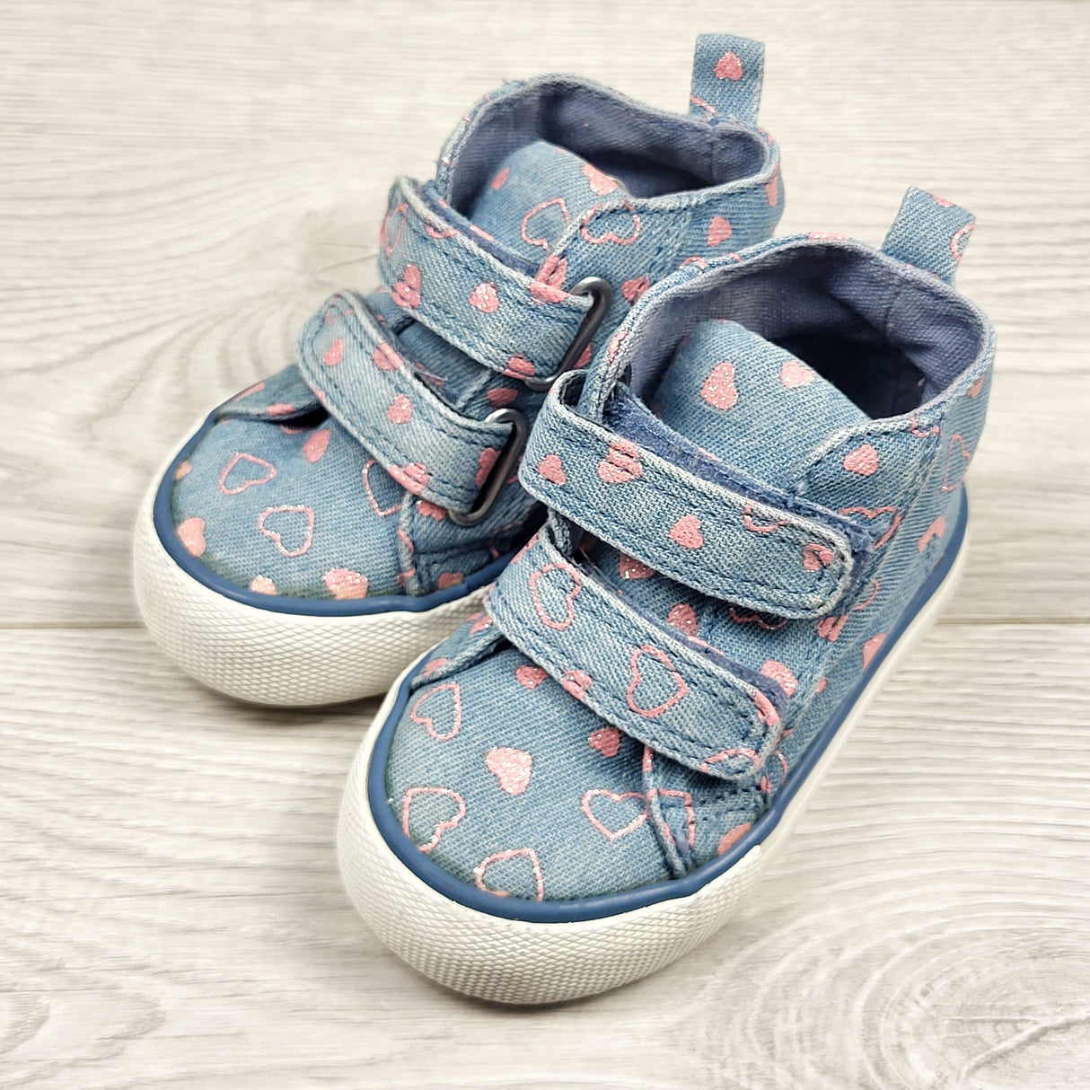 LUGE1 - Joe Fresh denim high top shoes with hearts. Size 4