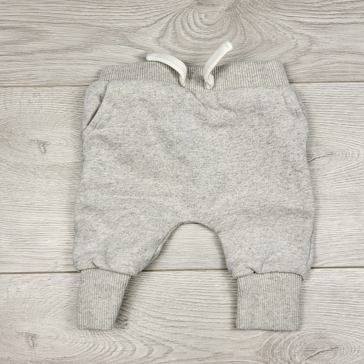 CCAM5 - Rise Little Earthling grey sweatpants. Size 3-6 months