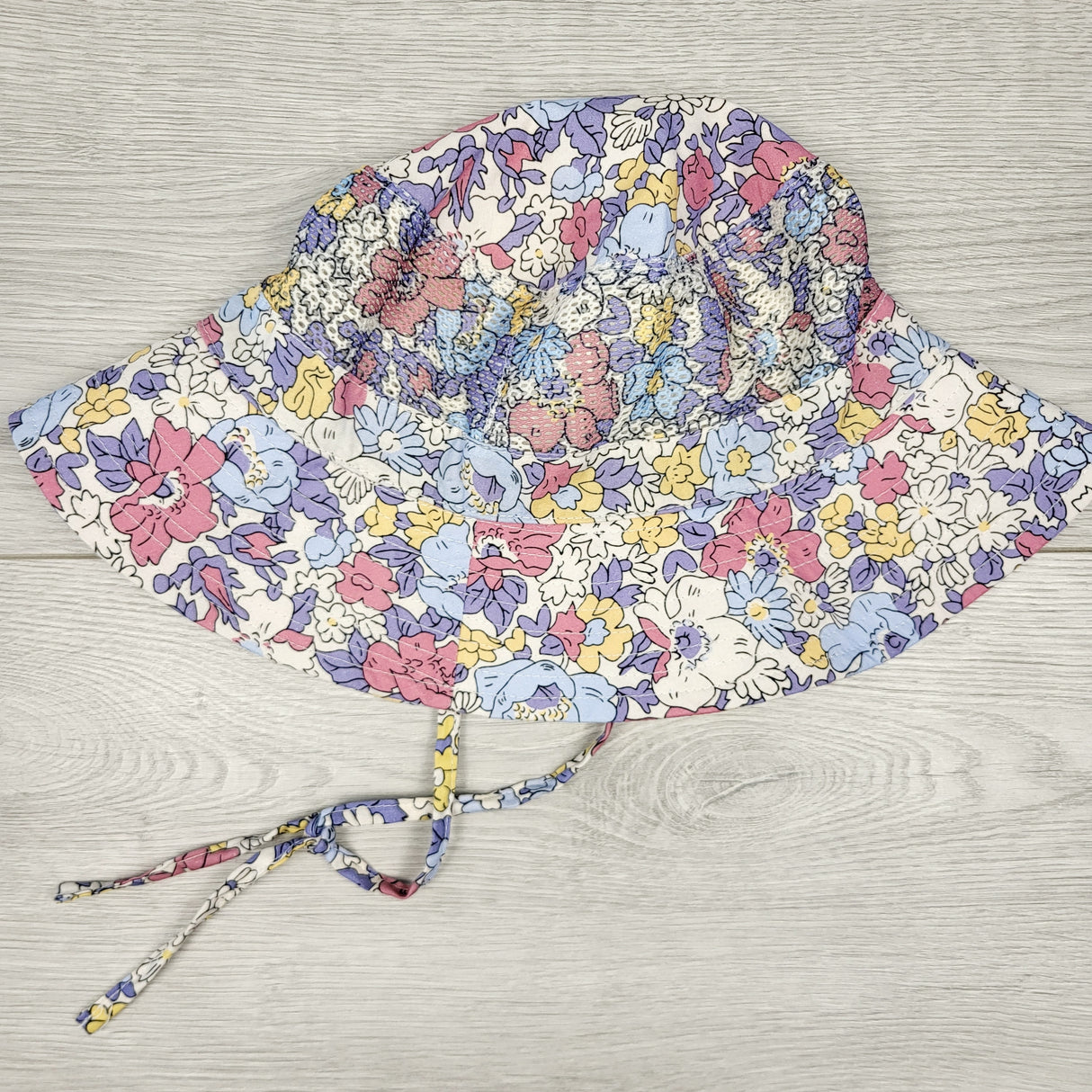 CTWN1 - Joe floral print bucket hat. Size L/XL