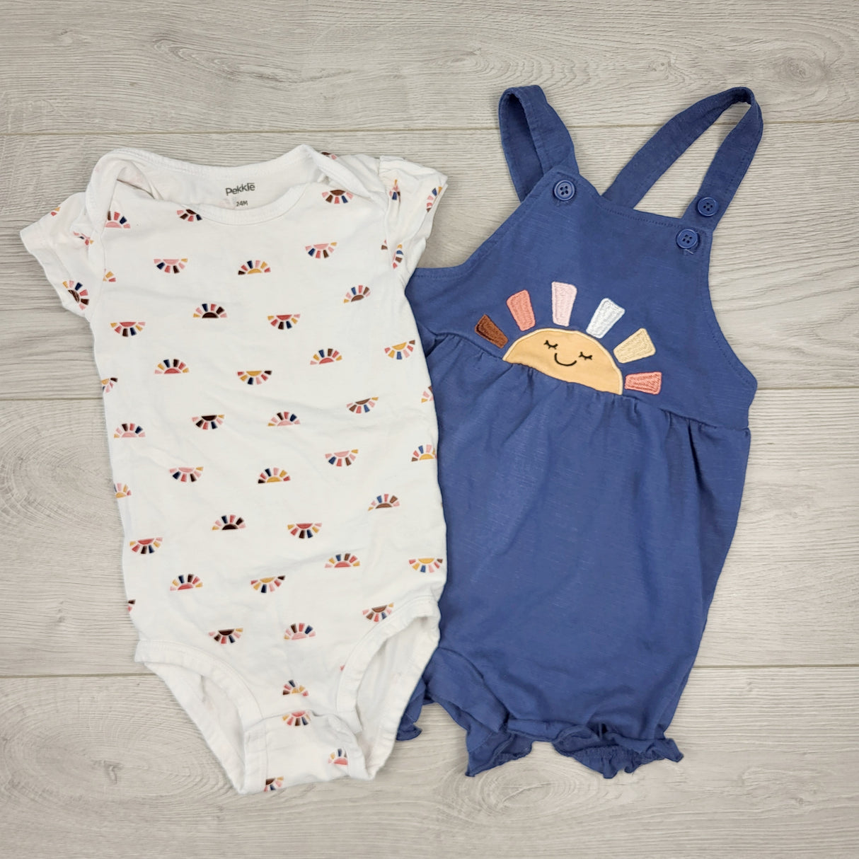 CTWN1 - Pekkle 2pc overall set with suns. Size 24 months