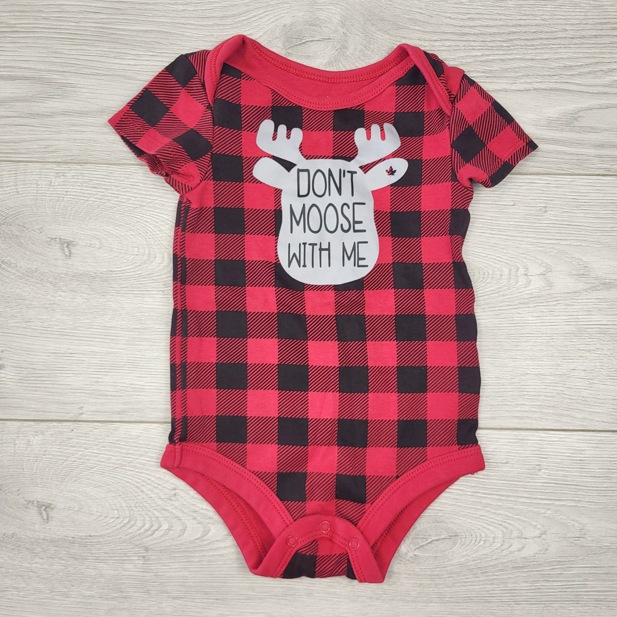 CTWN1 - Canadiana buffalo plaid "Don't Moose With Me" bodysuit. Size 6-9 months