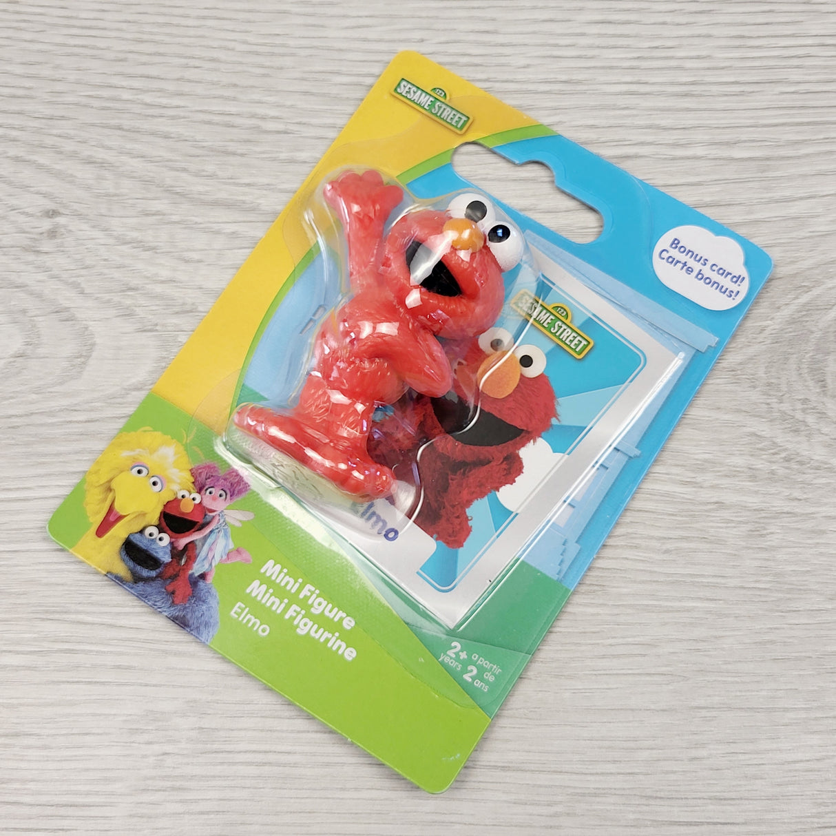 CTWN2 - NEW - Sesame Street Elmo Mini Figure