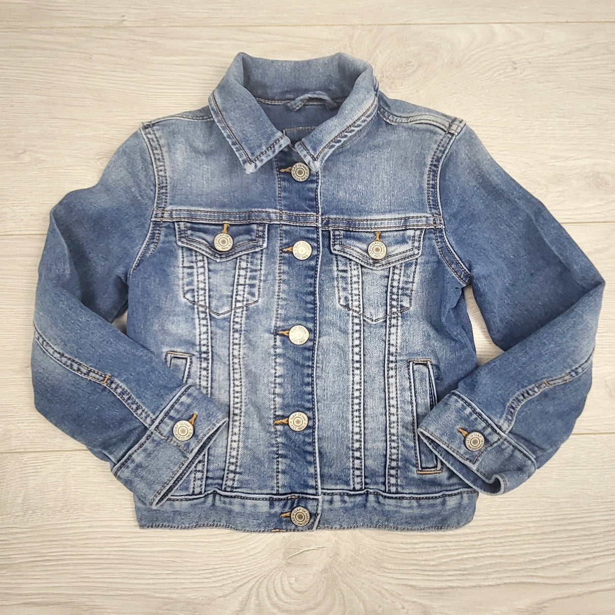 LHEP1 - Gap distressed super soft denim jacket. Size XS (4/5T)