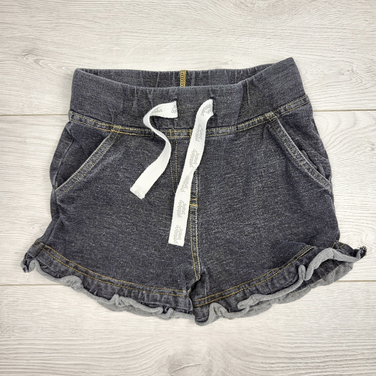 LHEP2 - Peekaboo Beans grey denim look shorts. Size 5T 🍁