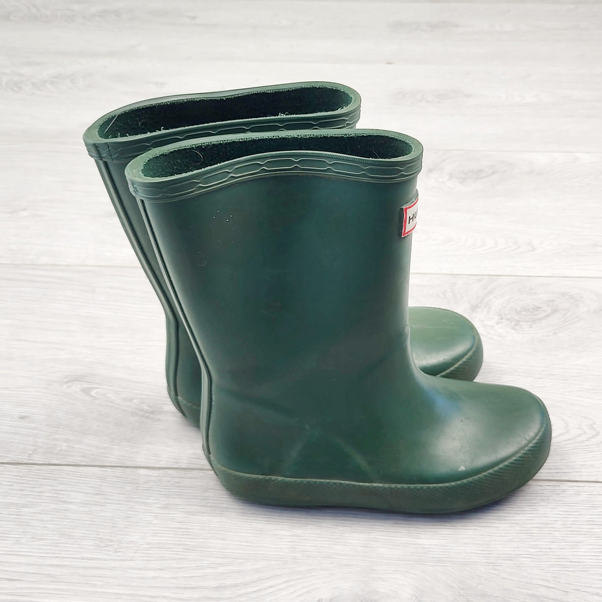 TSAM1 - Hunter matte green classic rain boots. Size 9/10