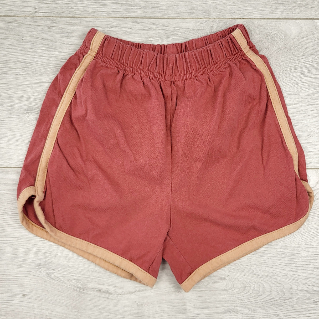 TSAM2 - Red and orange elastic waist shorts. Approx 4T