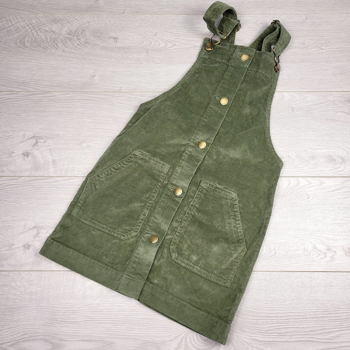 TSAM22 - NEW - Joe Fresh green corduroy bib dress. Size 7/8 🍁