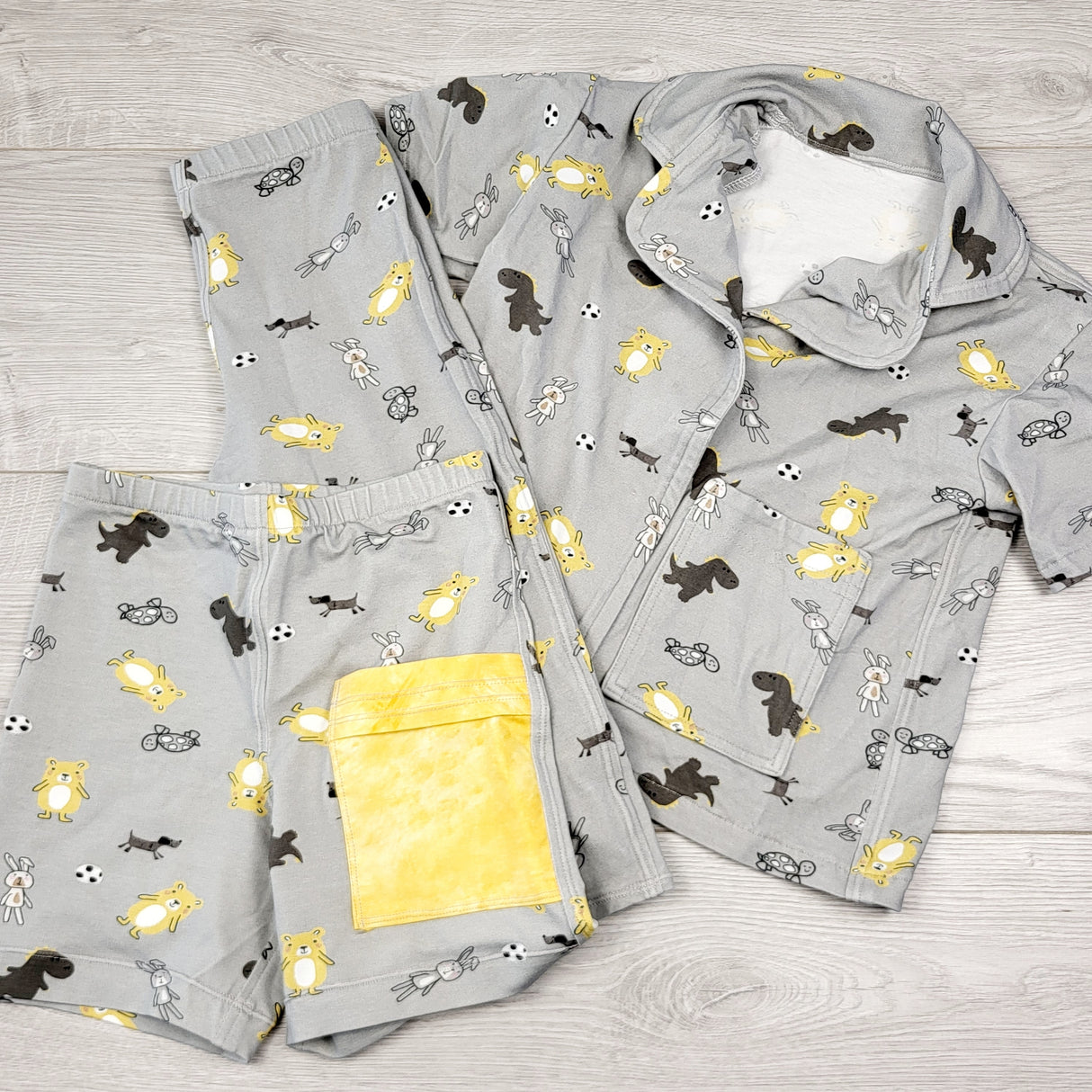 RBEN3 - Grey handmade 3pc lounge set with animals. Fits 2/3T