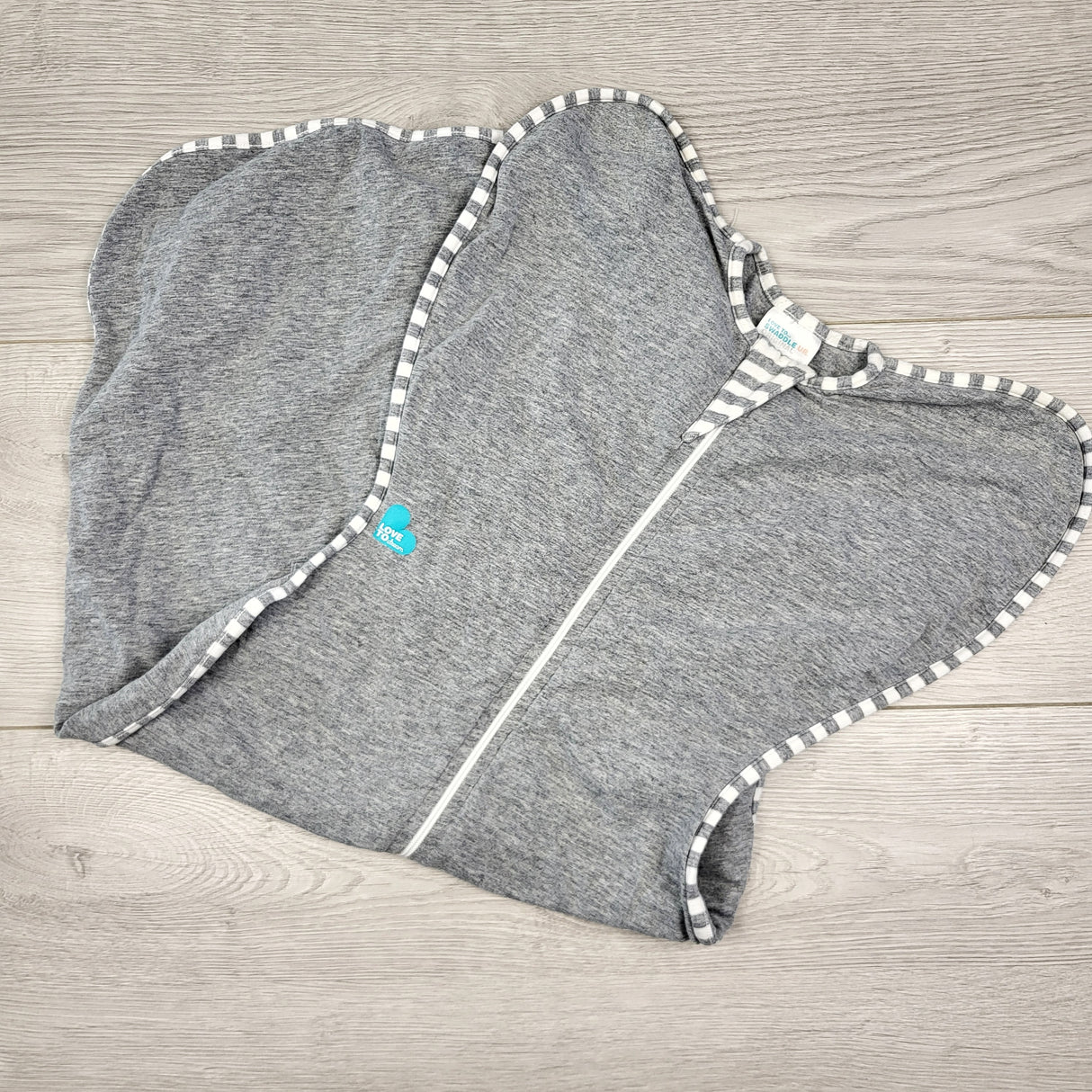 PRCH1 - Love to Dream grey swaddle bag. Size 18-24 months